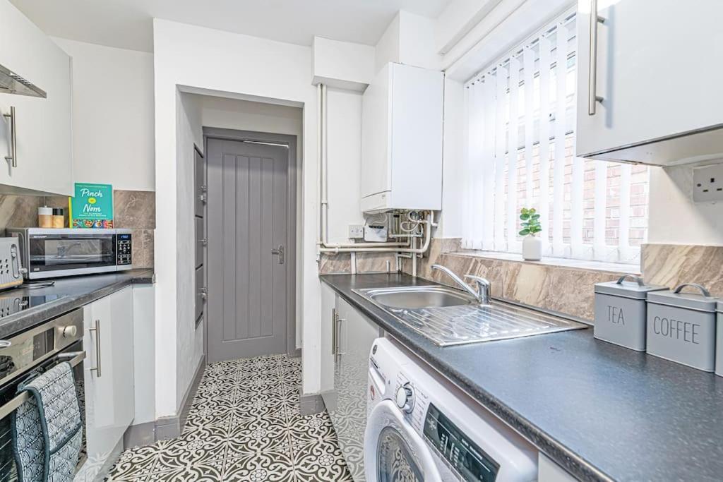 3 Bedroom Holiday House リヴァプール エクステリア 写真